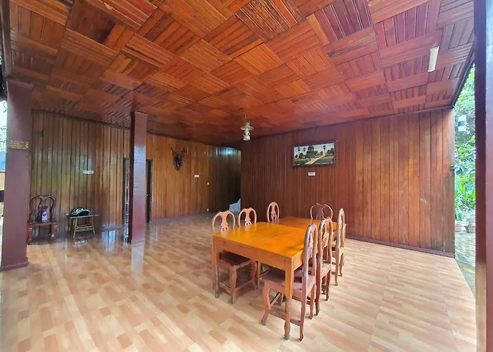 Sam Moon's Angkor Wooden House Hotel 3*
