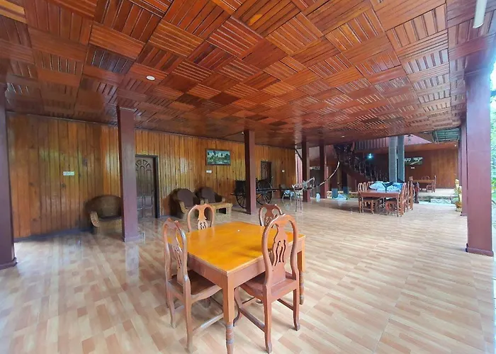 Sam Moon's Angkor Wooden House Hotel 3*